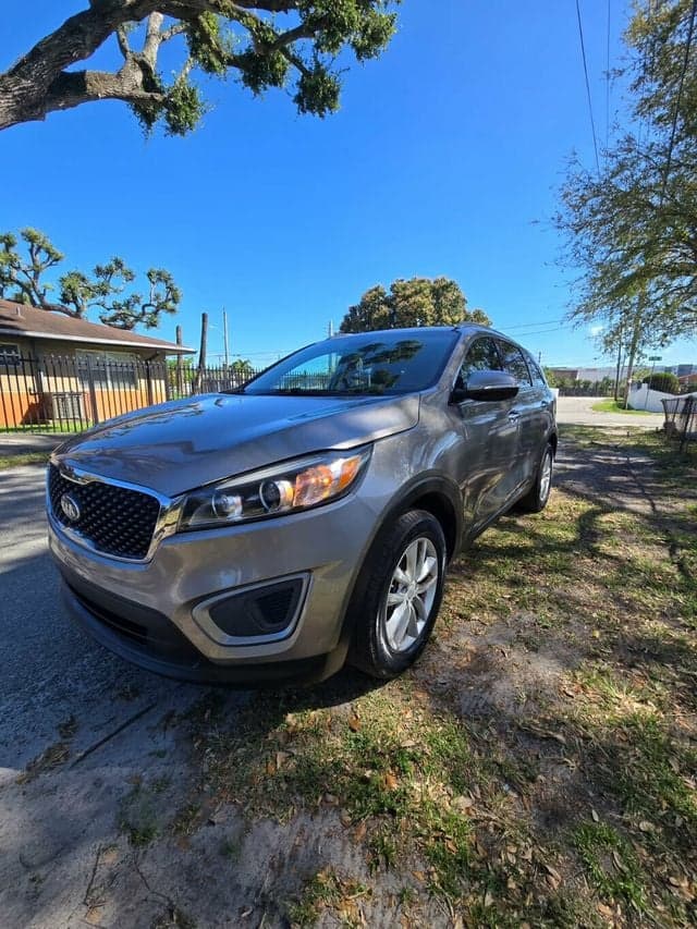 2017 KIA SORENTO LX