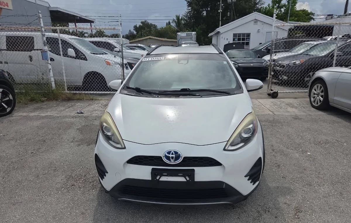 2019 TOYOTA PRIUS C L