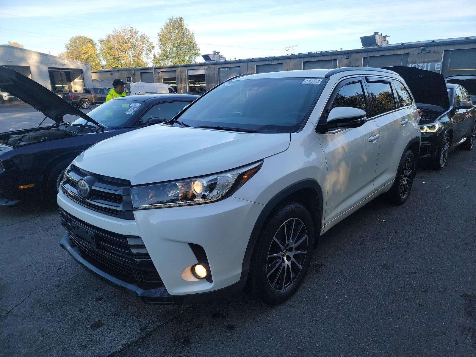 2017 TOYOTA HIGHLANDER SE