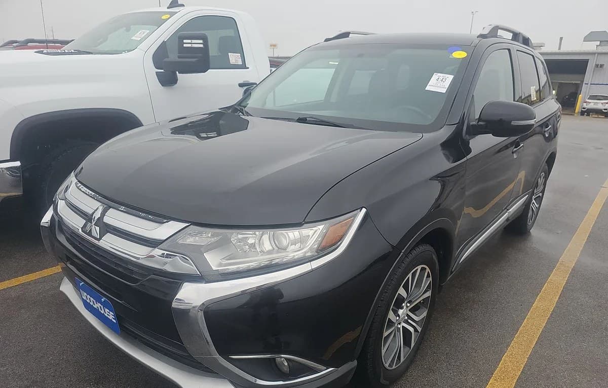 2017 MITSUBISHI OUTLANDER SE