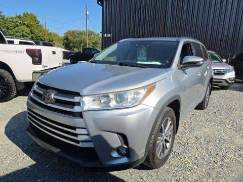 2017 TOYOTA HIGHLANDER XLE