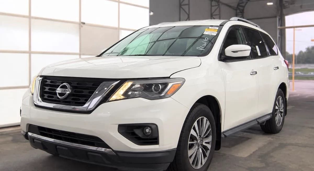 2017 NISSAN PATHFINDER SV 1