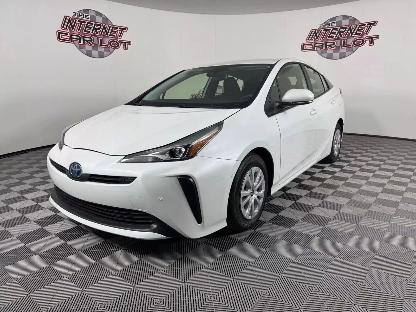 2022 TOYOTA PRIUS LE