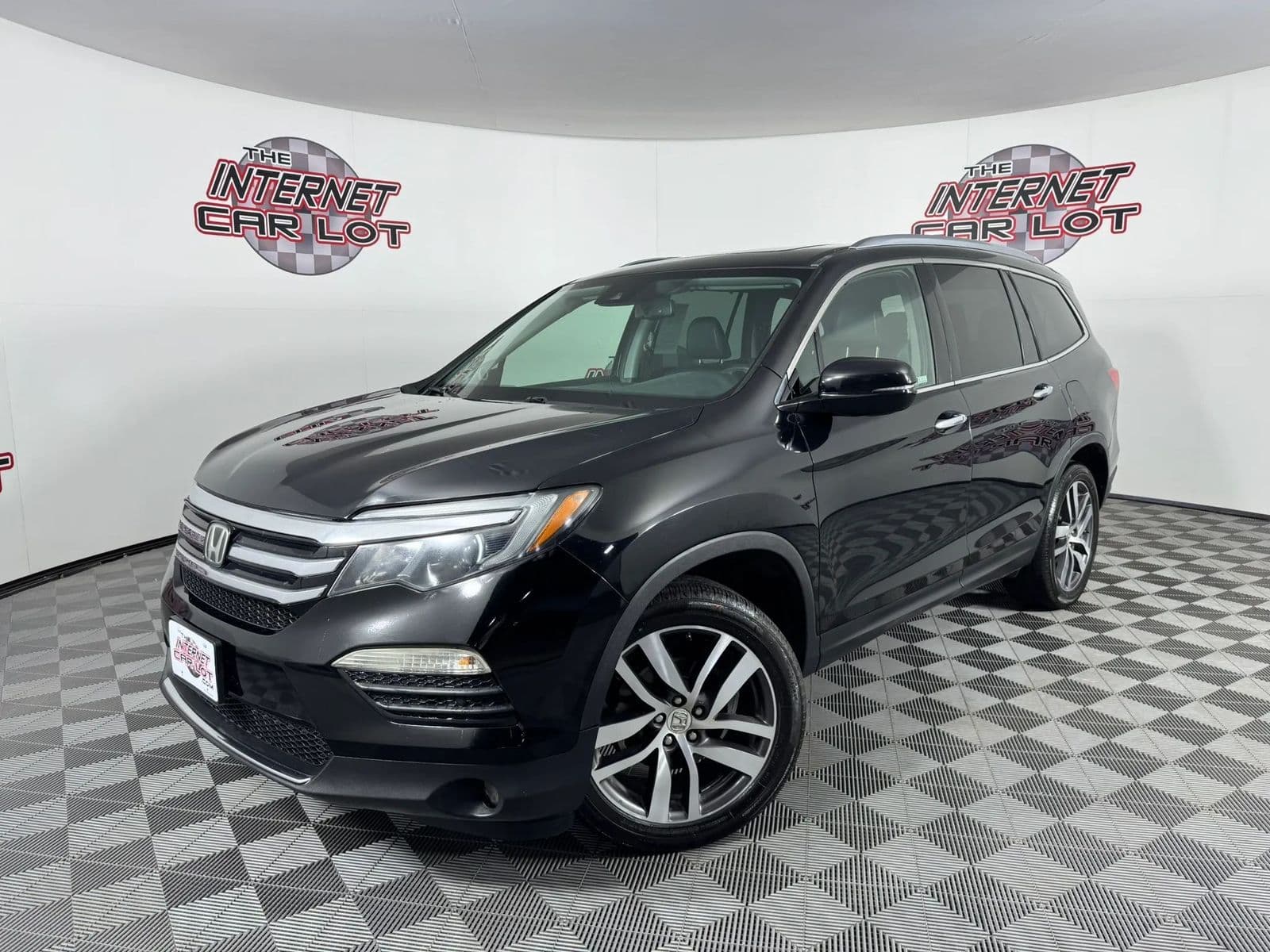 2018 HONDA PILOT Touring 1