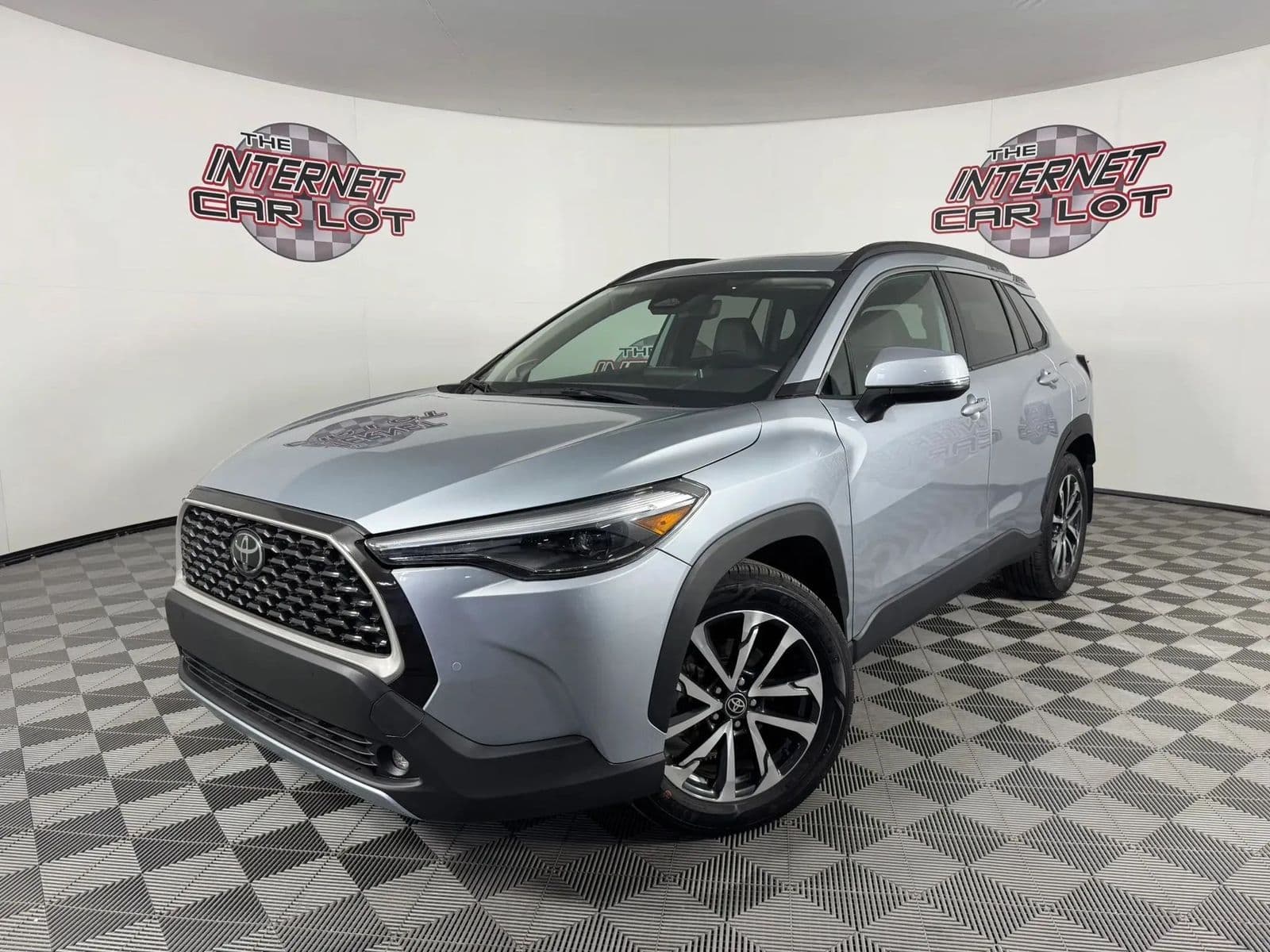 2024 TOYOTA COROLLA CROSS XLE