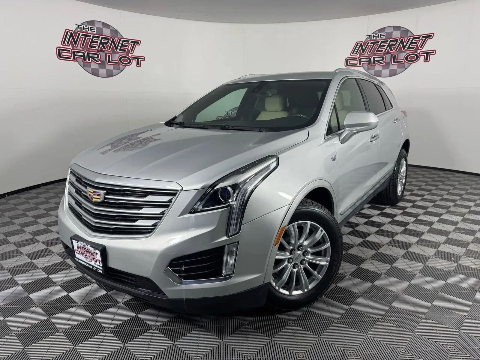 2018 CADILLAC XT5 Base 1