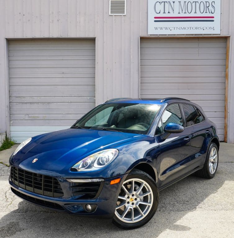 2017 PORSCHE MACAN Base 1