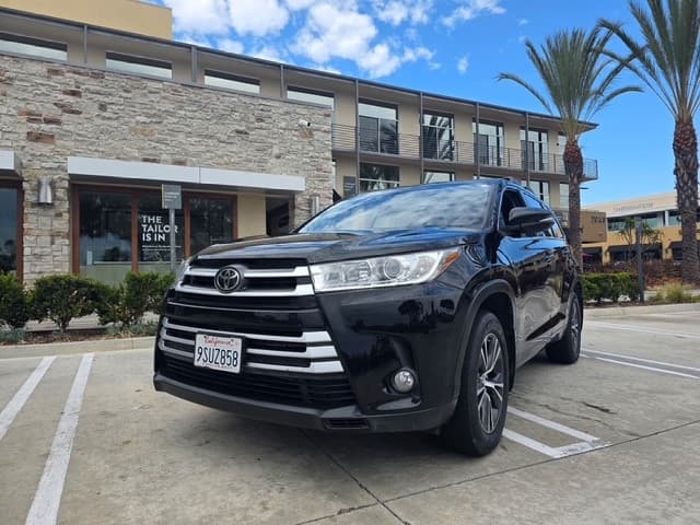 2017 TOYOTA HIGHLANDER LE Plus