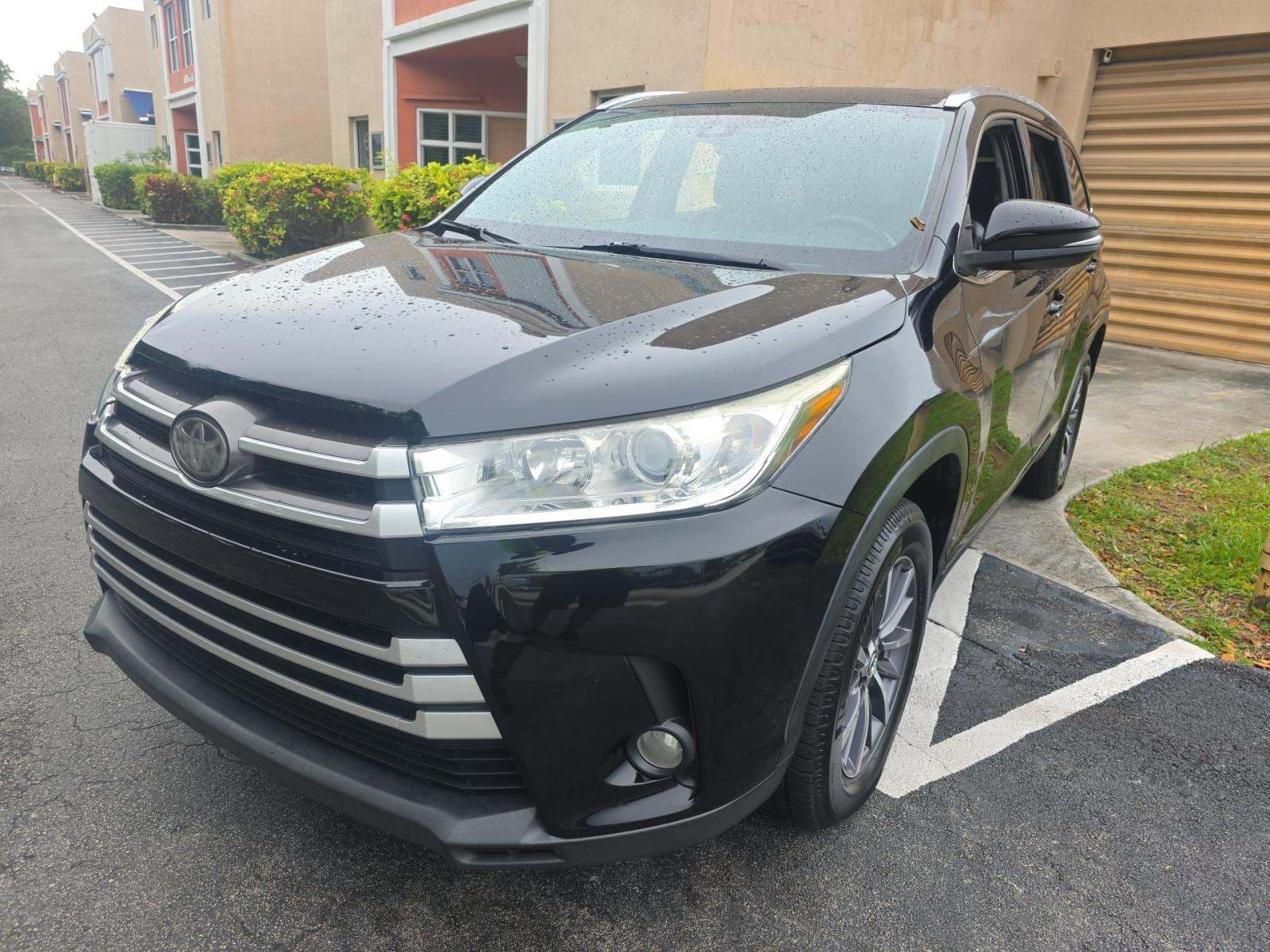2019 TOYOTA HIGHLANDER XLE