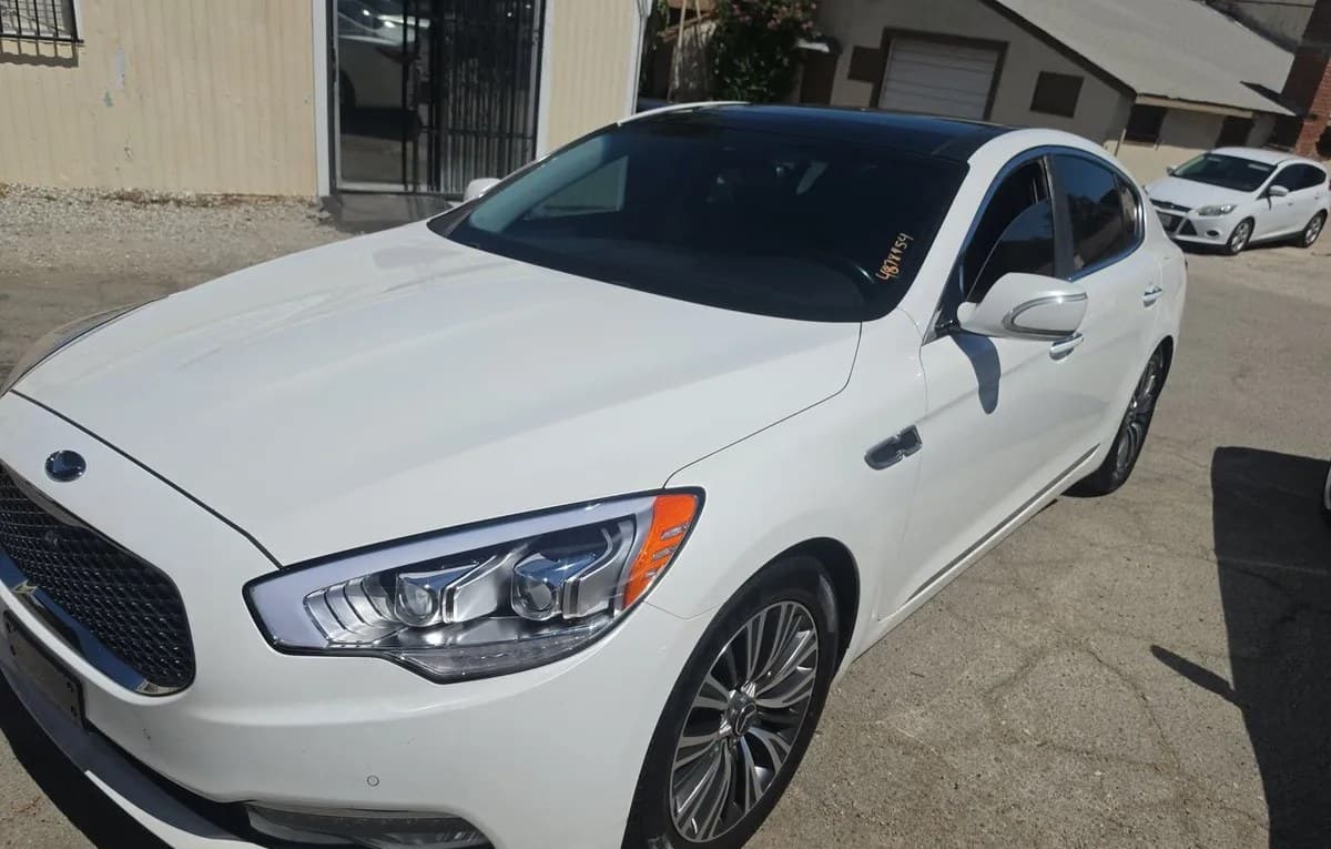 2017 KIA K900 Premium
