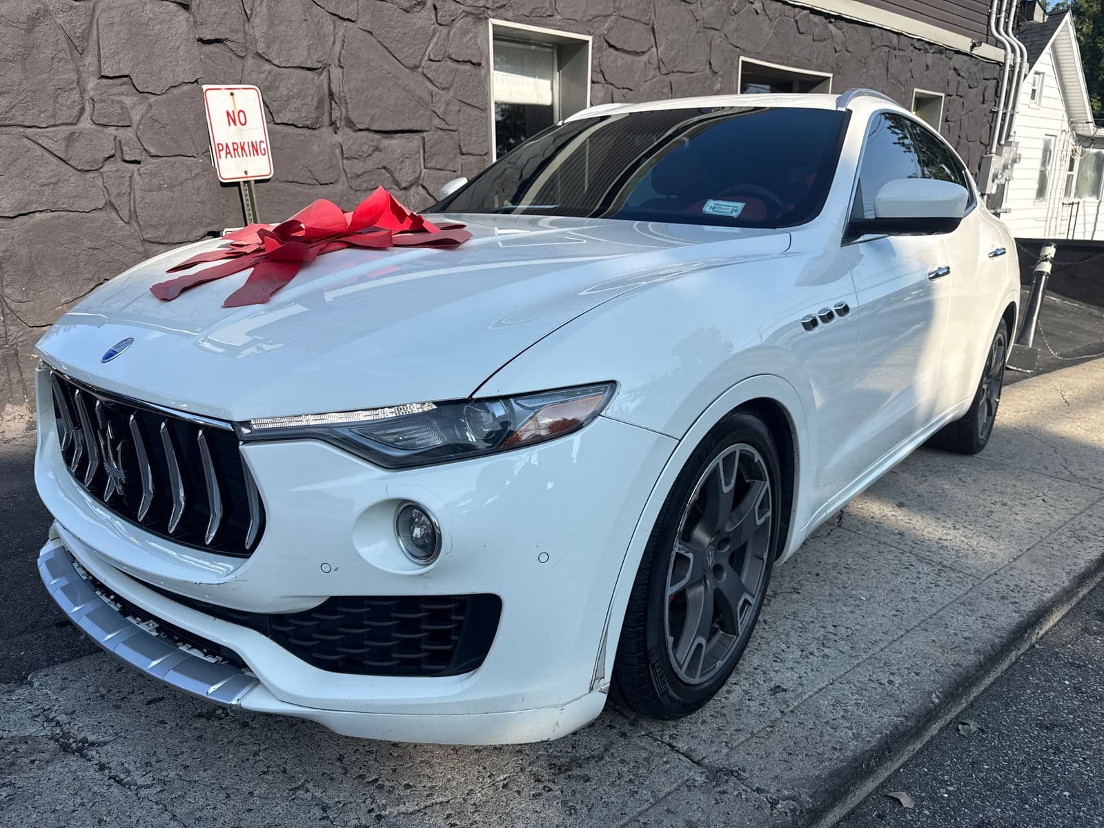 2017 MASERATI LEVANTE Base