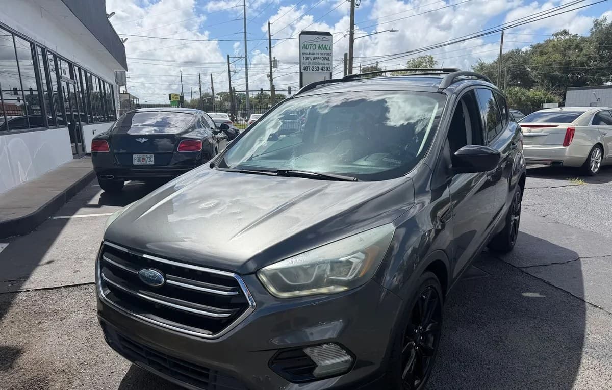 2017 FORD ESCAPE SE 1