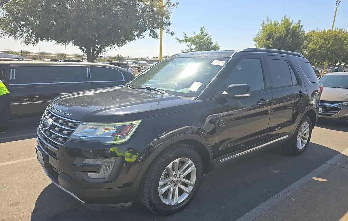 2017 FORD EXPLORER XLT 1