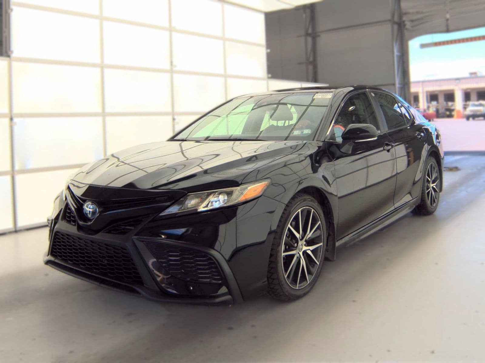 2024 TOYOTA CAMRY HYBRID SE