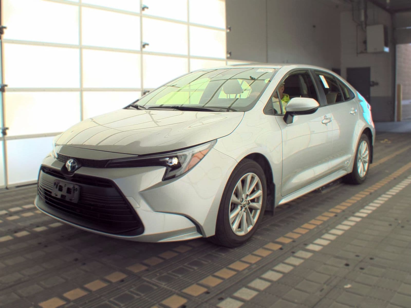 2025 TOYOTA COROLLA HYBRID LE