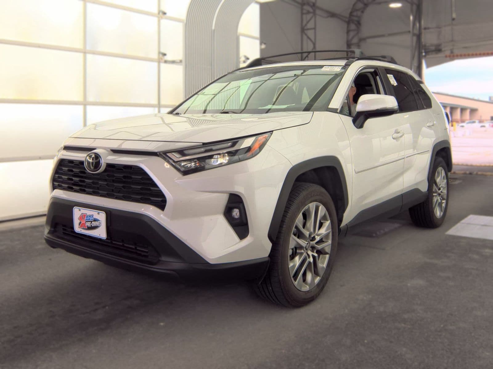 2025 TOYOTA RAV4 XLE Premium