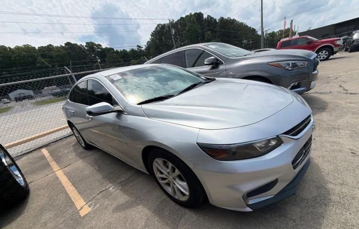 2017 CHEVROLET MALIBU LT 1