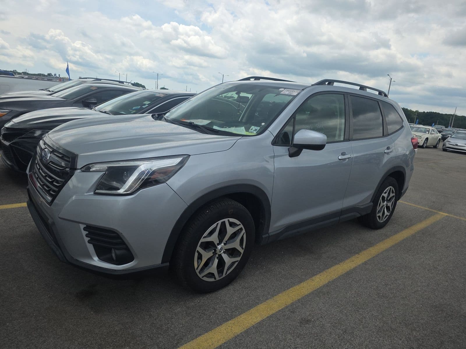 2023 SUBARU FORESTER Premium