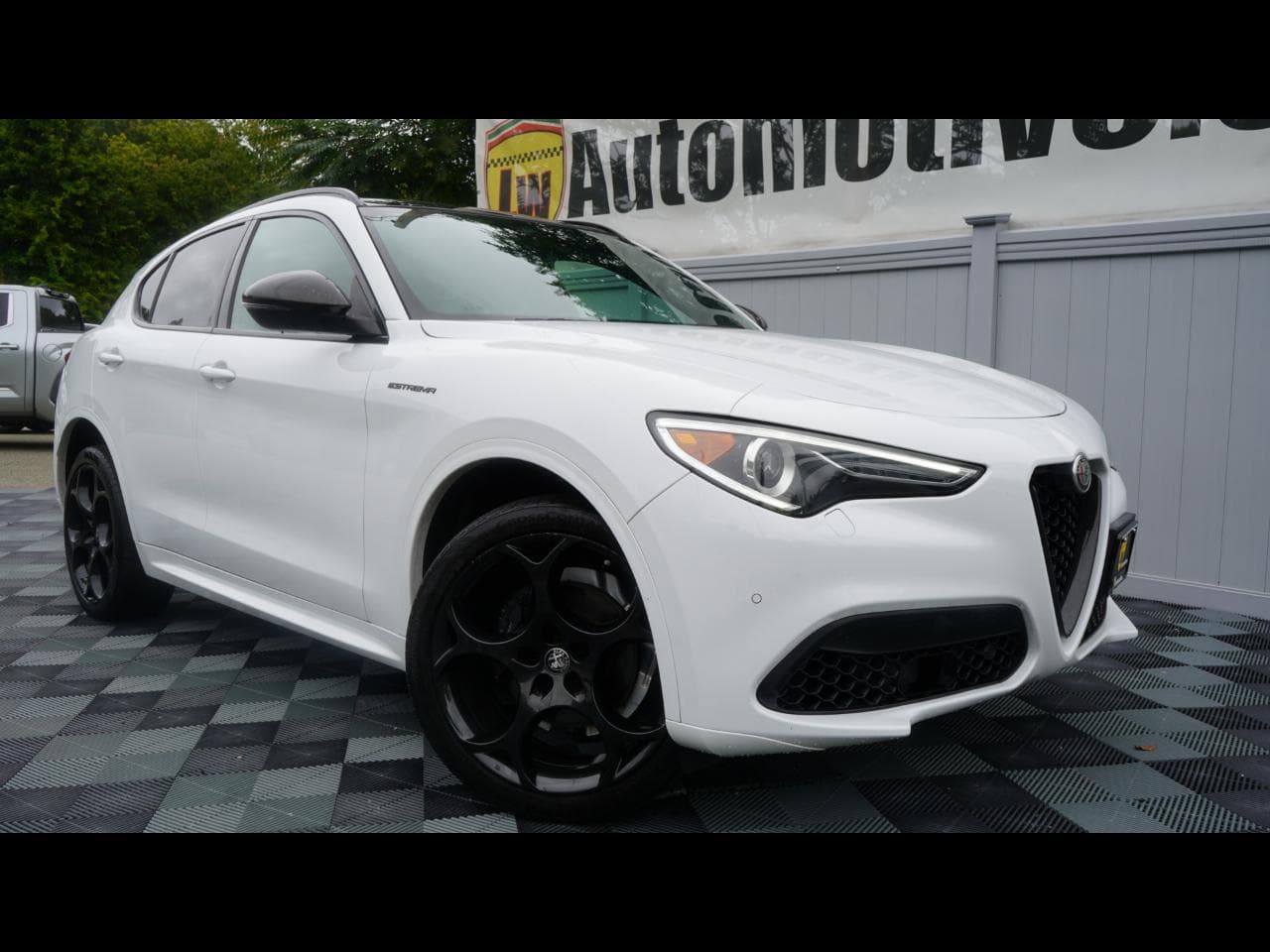 2023 ALFA ROMEO STELVIO Estrema