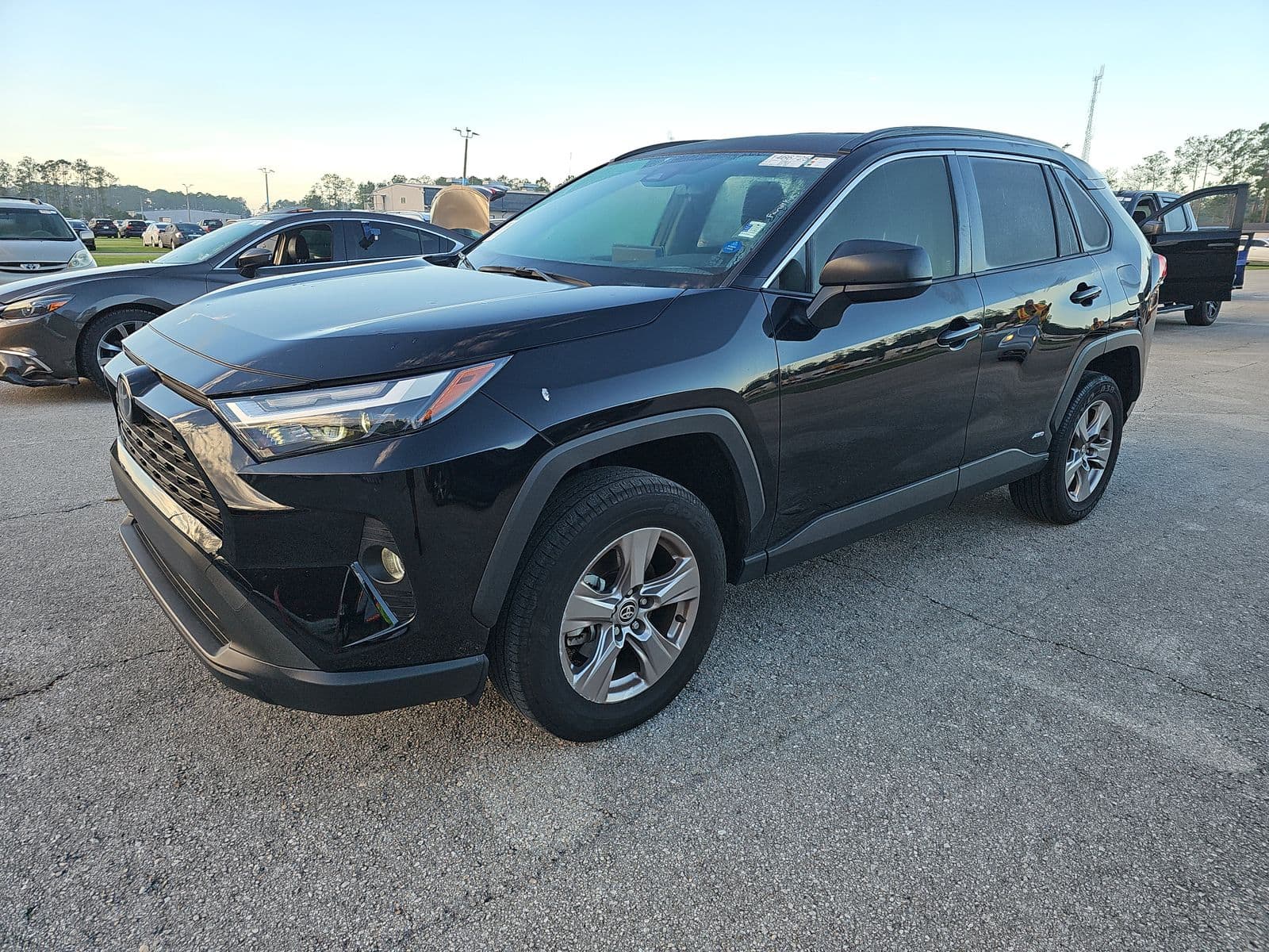 2025 TOYOTA RAV4 HYBRID LE