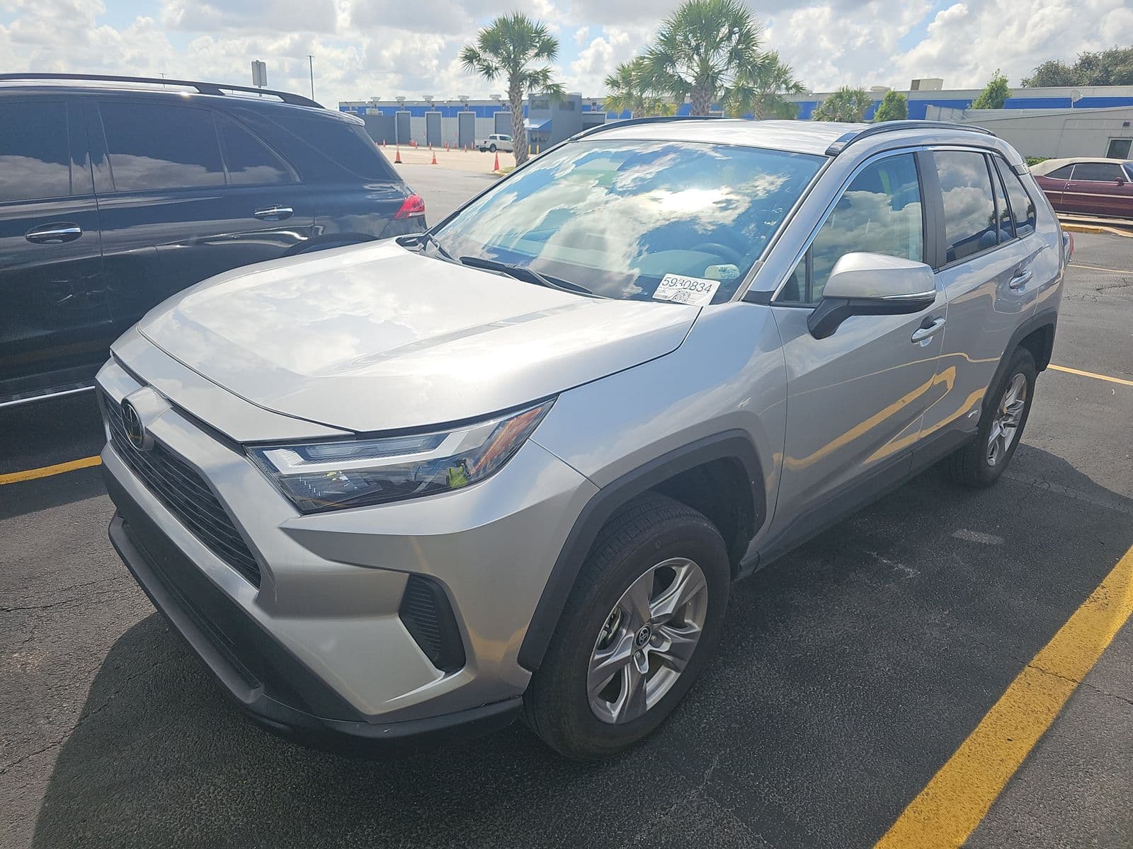 2025 TOYOTA RAV4 HYBRID XLE