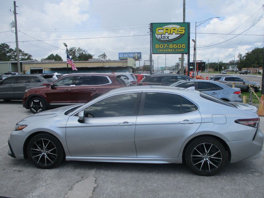 2024 TOYOTA CAMRY SE