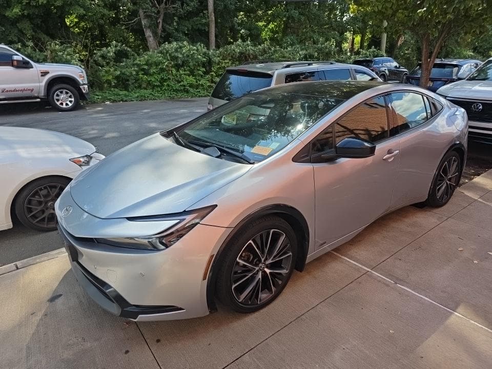 2024 TOYOTA PRIUS XLE