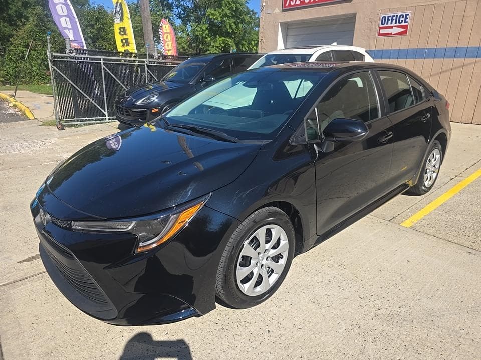 2025 TOYOTA COROLLA LE