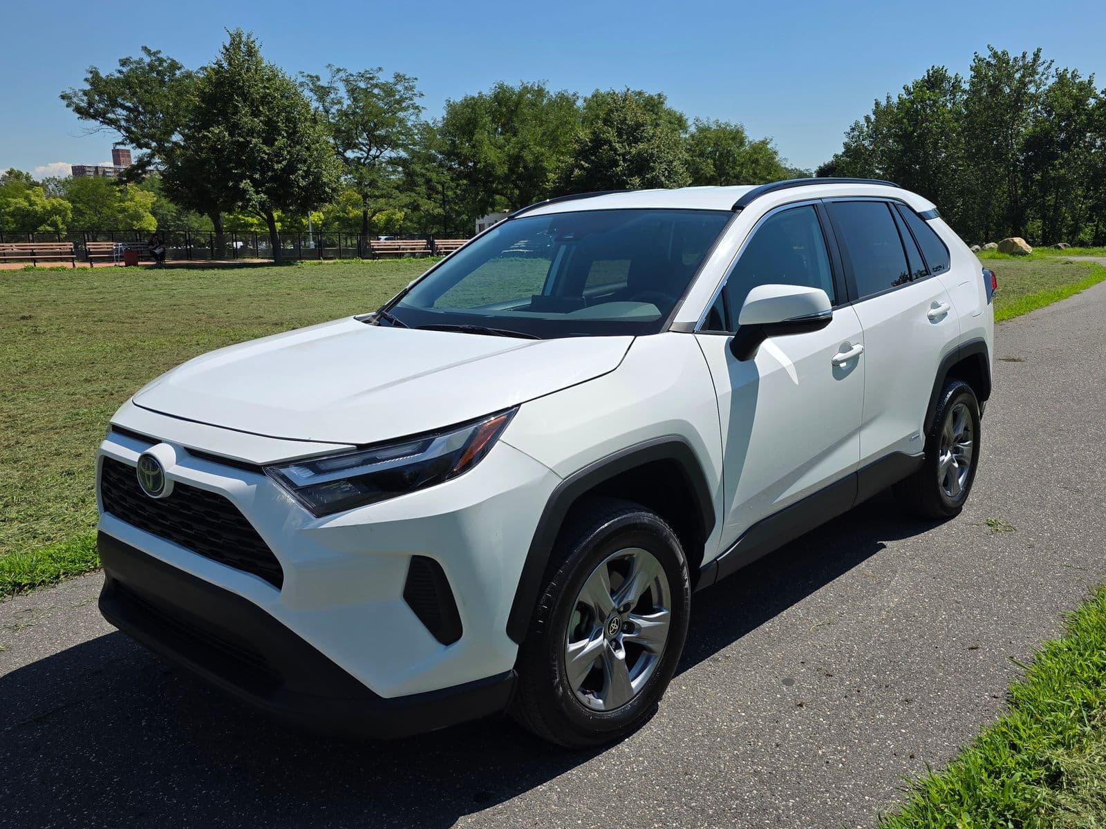 2024 TOYOTA RAV4 HYBRID LE