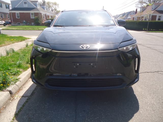 2023 TOYOTA BZ4X XLE
