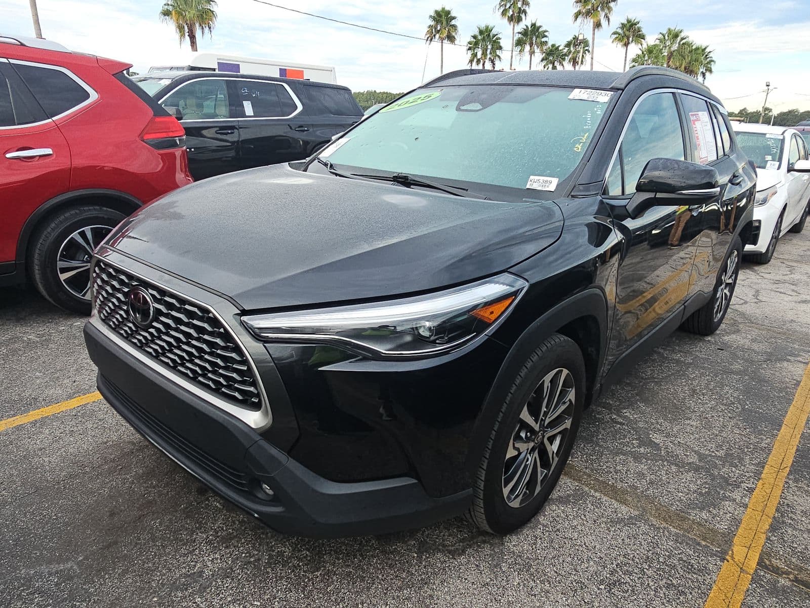 2025 TOYOTA COROLLA CROSS XLE