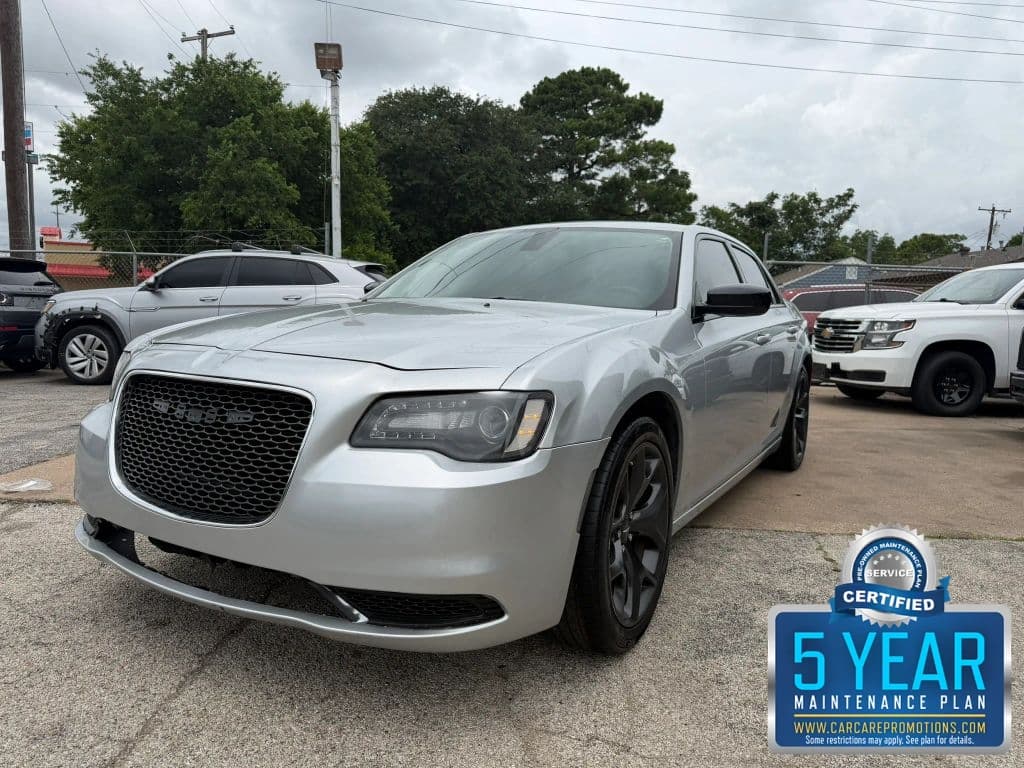 2023 CHRYSLER 300 Touring 1