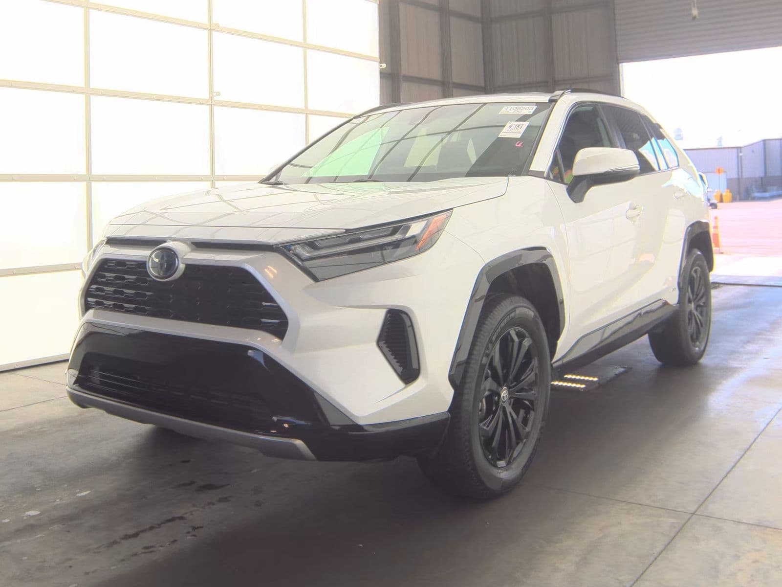 2024 TOYOTA RAV4 HYBRID SE