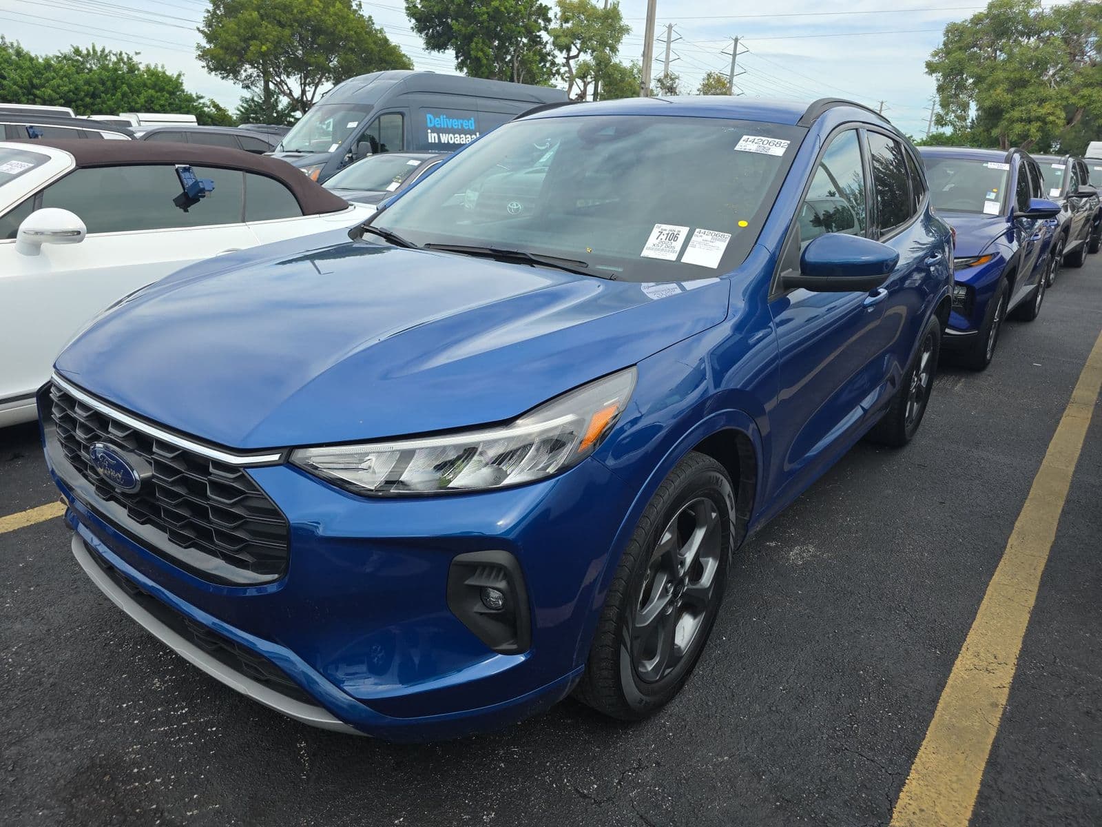 2023 FORD ESCAPE ST-LINE Select 1