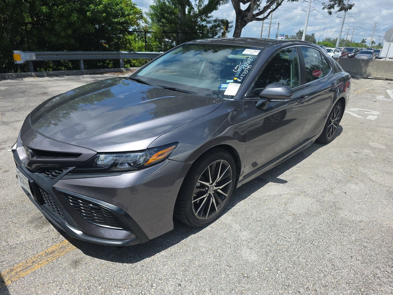 2024 TOYOTA CAMRY SE