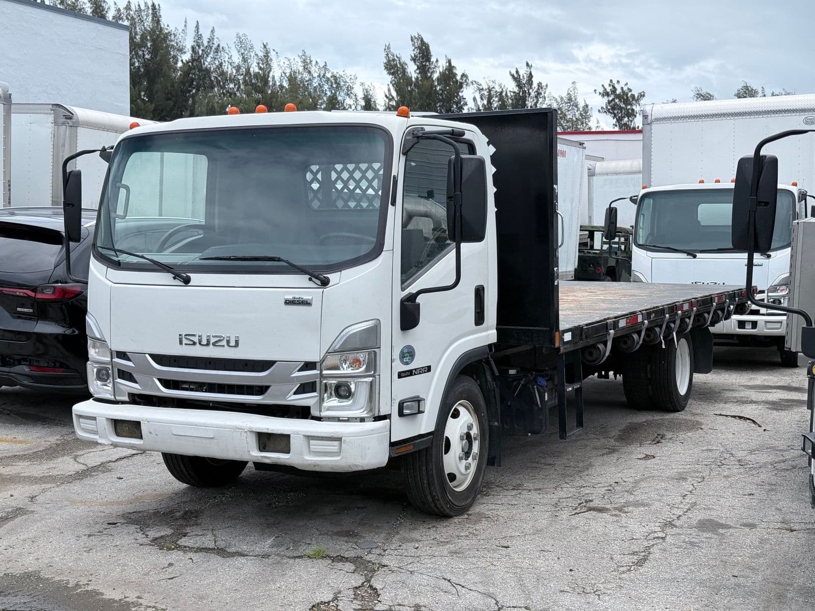 2023 ISUZU NRR Base