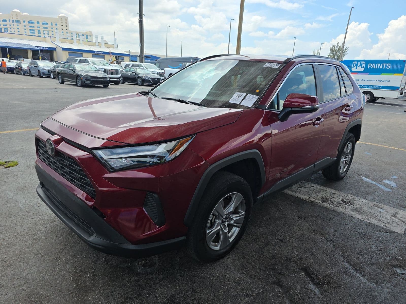 2025 TOYOTA RAV4 XLE