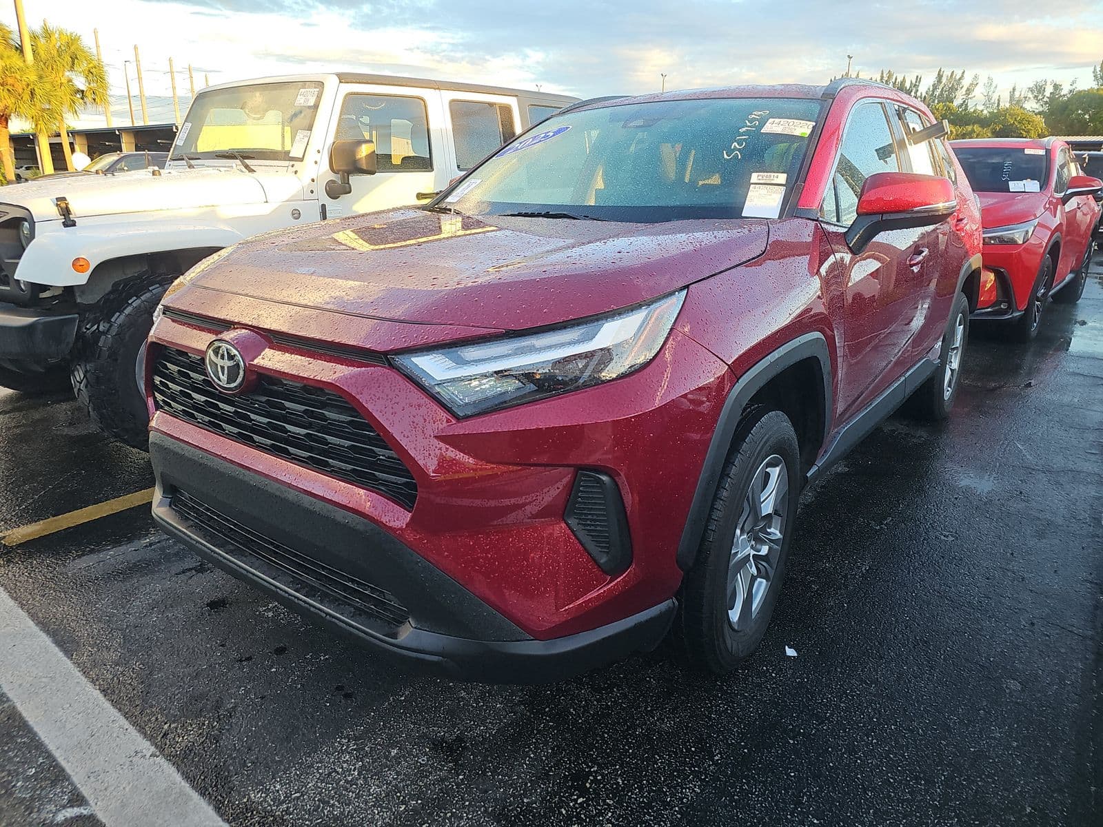 2025 TOYOTA RAV4 HYBRID XLE