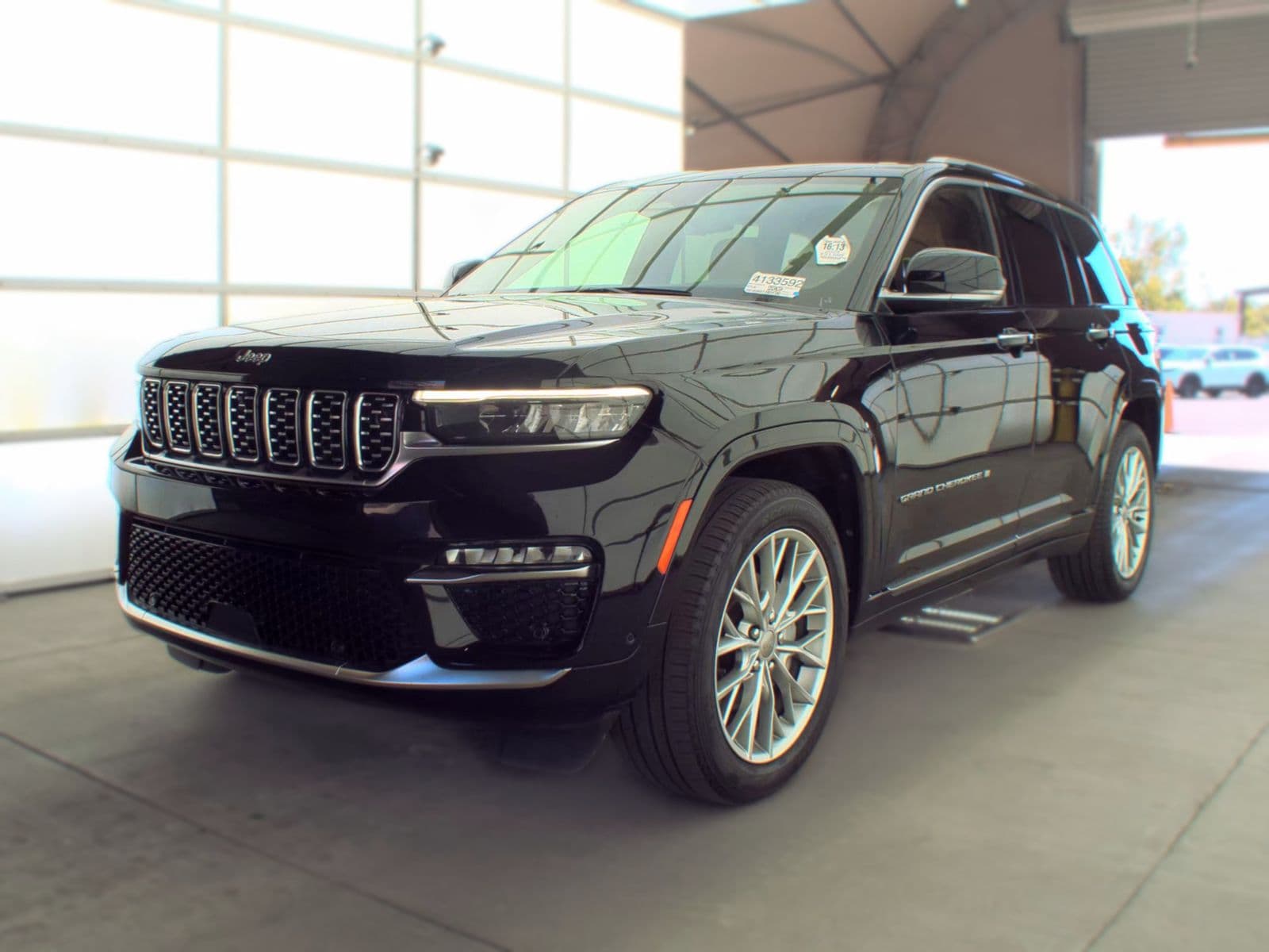 2023 JEEP GRAND CHEROKEE Summit