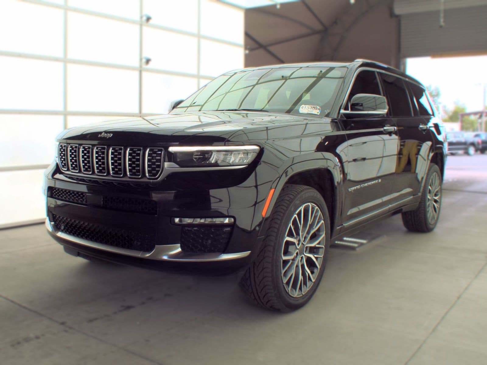 2023 JEEP GRAND CHEROKEE L SUMMIT Reserve