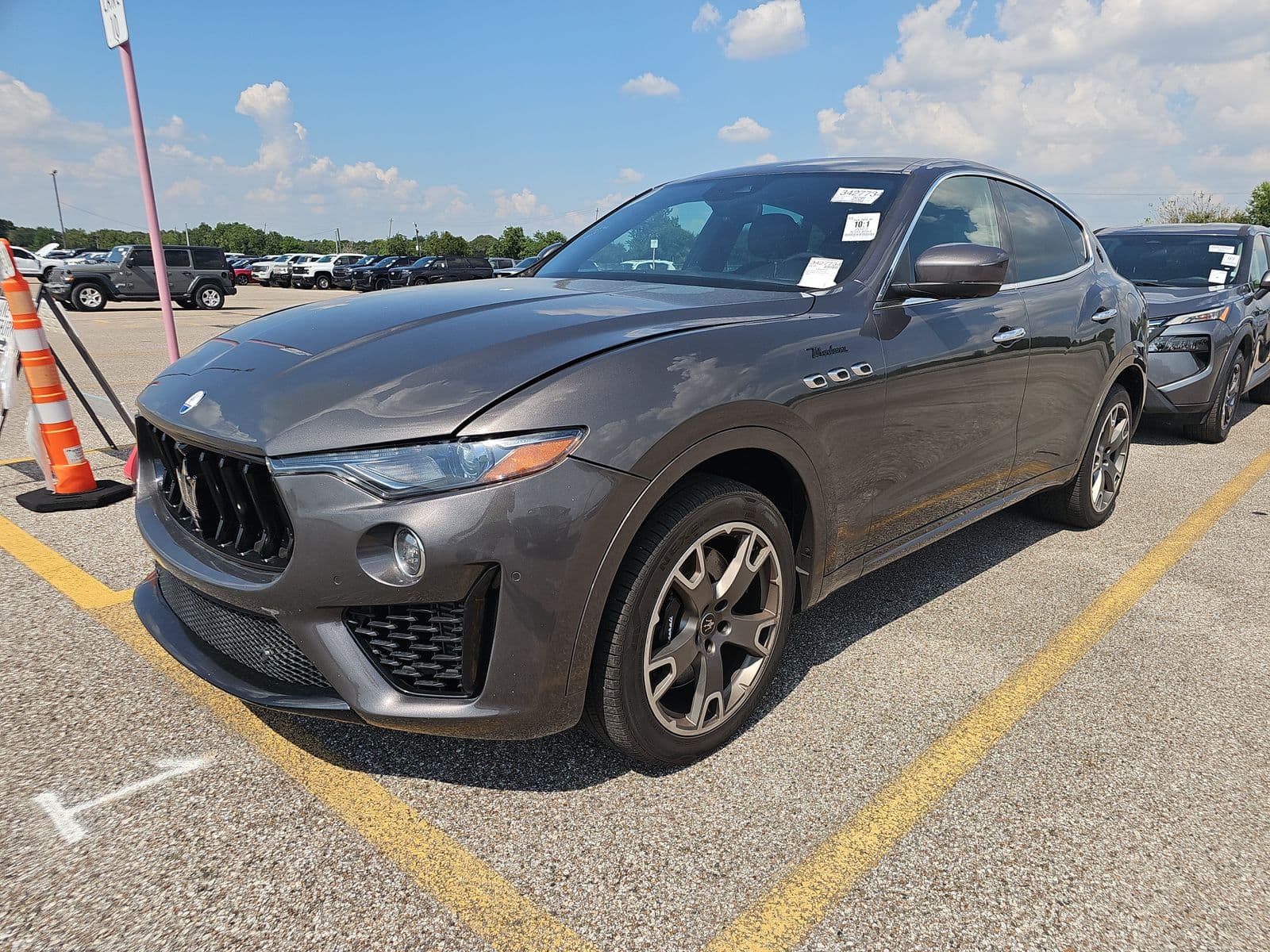 2023 MASERATI LEVANTE Modena