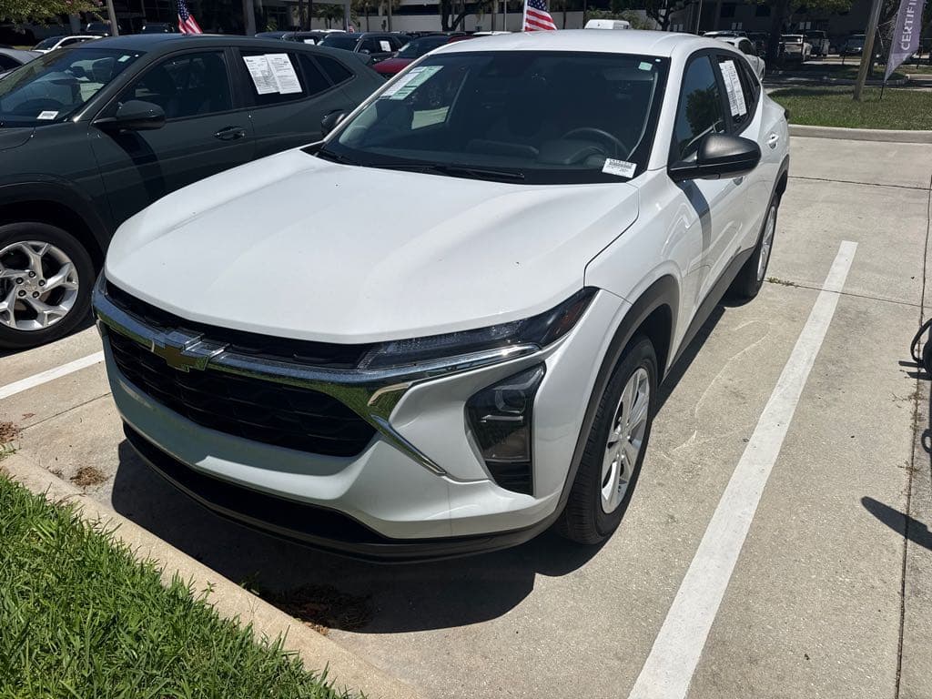 2025 CHEVROLET TRAX LS