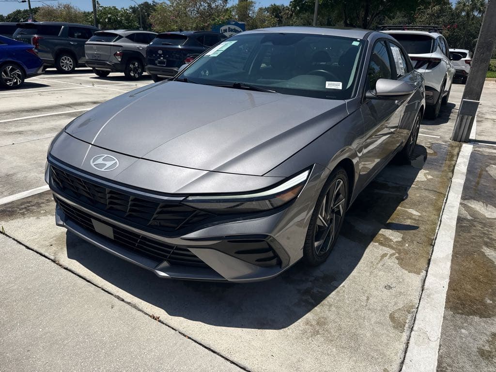 2025 HYUNDAI ELANTRA SEL Convenience