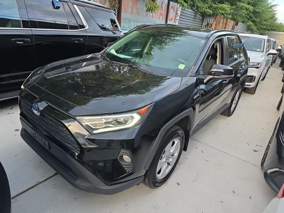 2021 TOYOTA RAV4 HYBRID XLE