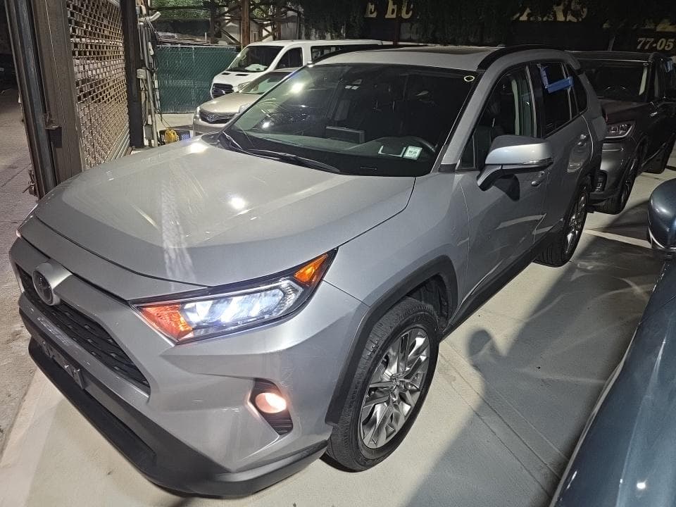 2020 TOYOTA RAV4 XLE Premium