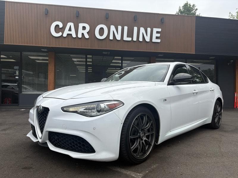 2017 ALFA ROMEO GIULIA Base