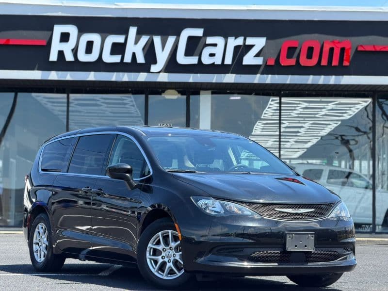2023 CHRYSLER VOYAGER LX
