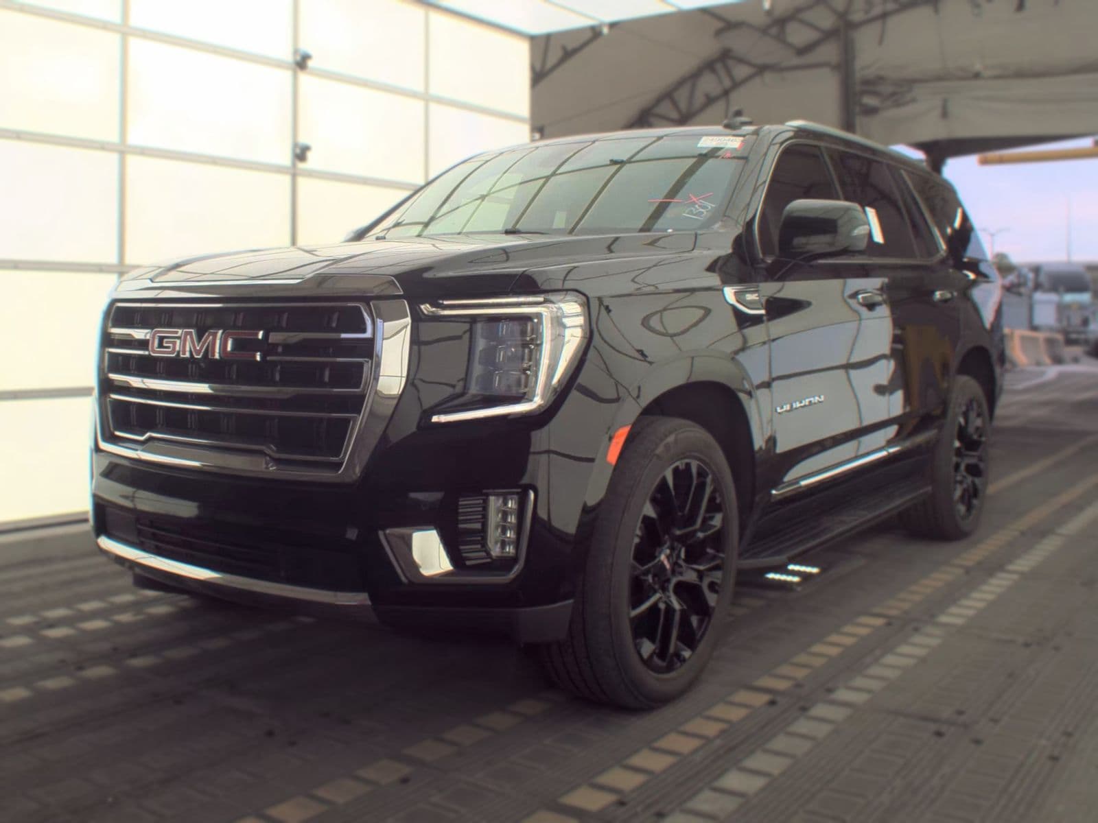 2023 GMC YUKON SLT