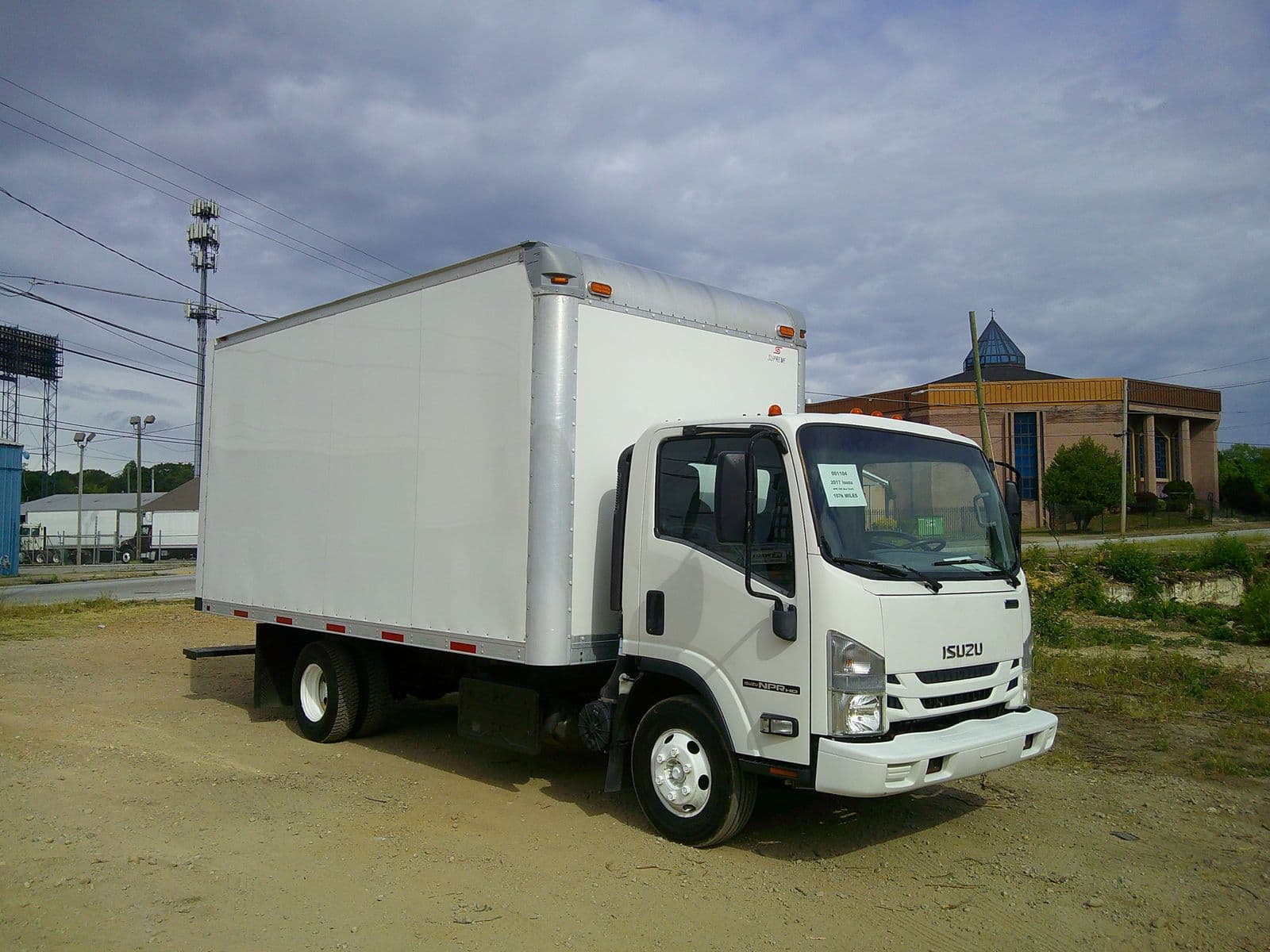 2017 ISUZU NPR HD Base