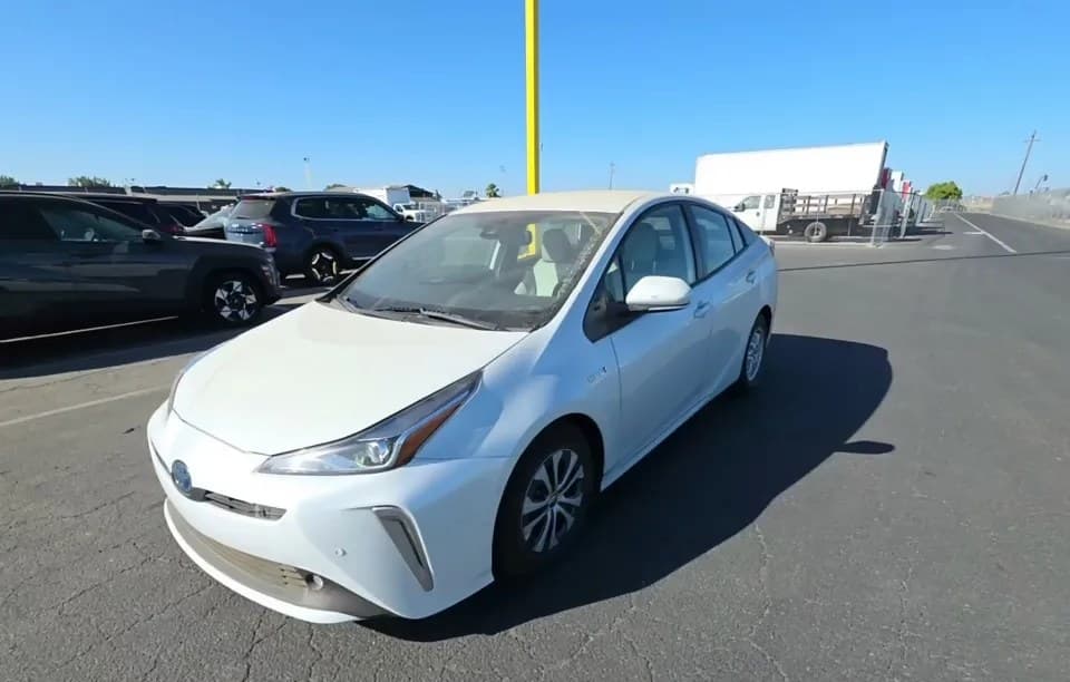 2022 TOYOTA PRIUS XLE